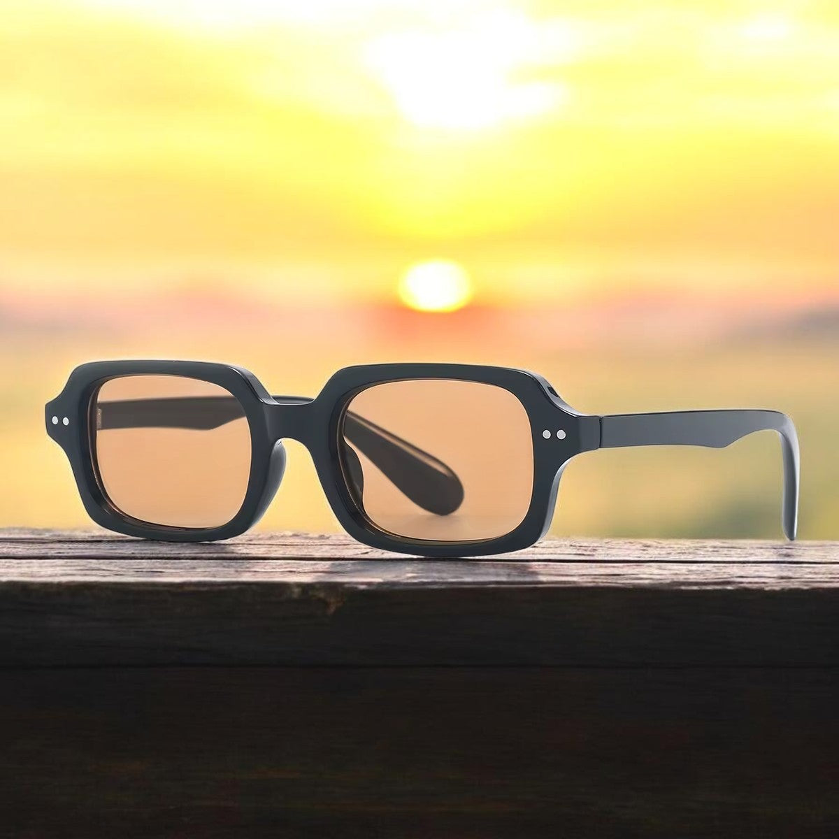 Lunettes de soleil NØIR- Collection Vibes - Monture noire, verres ambrés